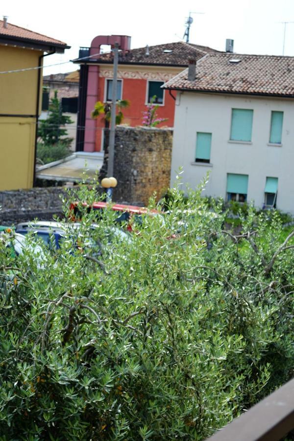 Appartement Torri Centro à Torri Del Benaco Extérieur photo